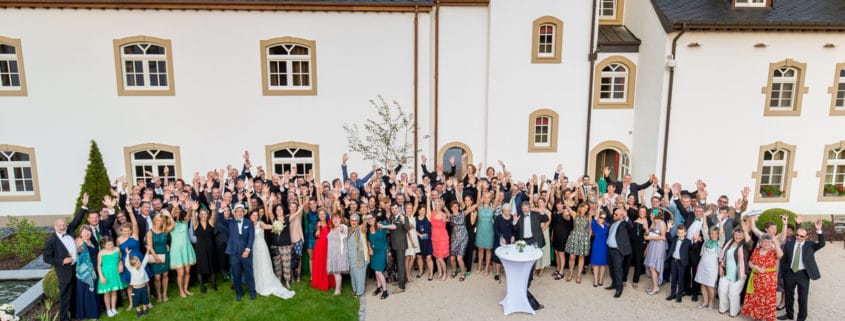 photo de groupe de maraige au chateau d'urspelt