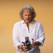 vincent flamion photographe avec son hasselblad
