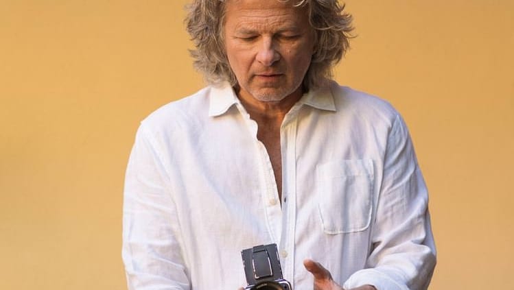 vincent flamion photographe avec son hasselblad