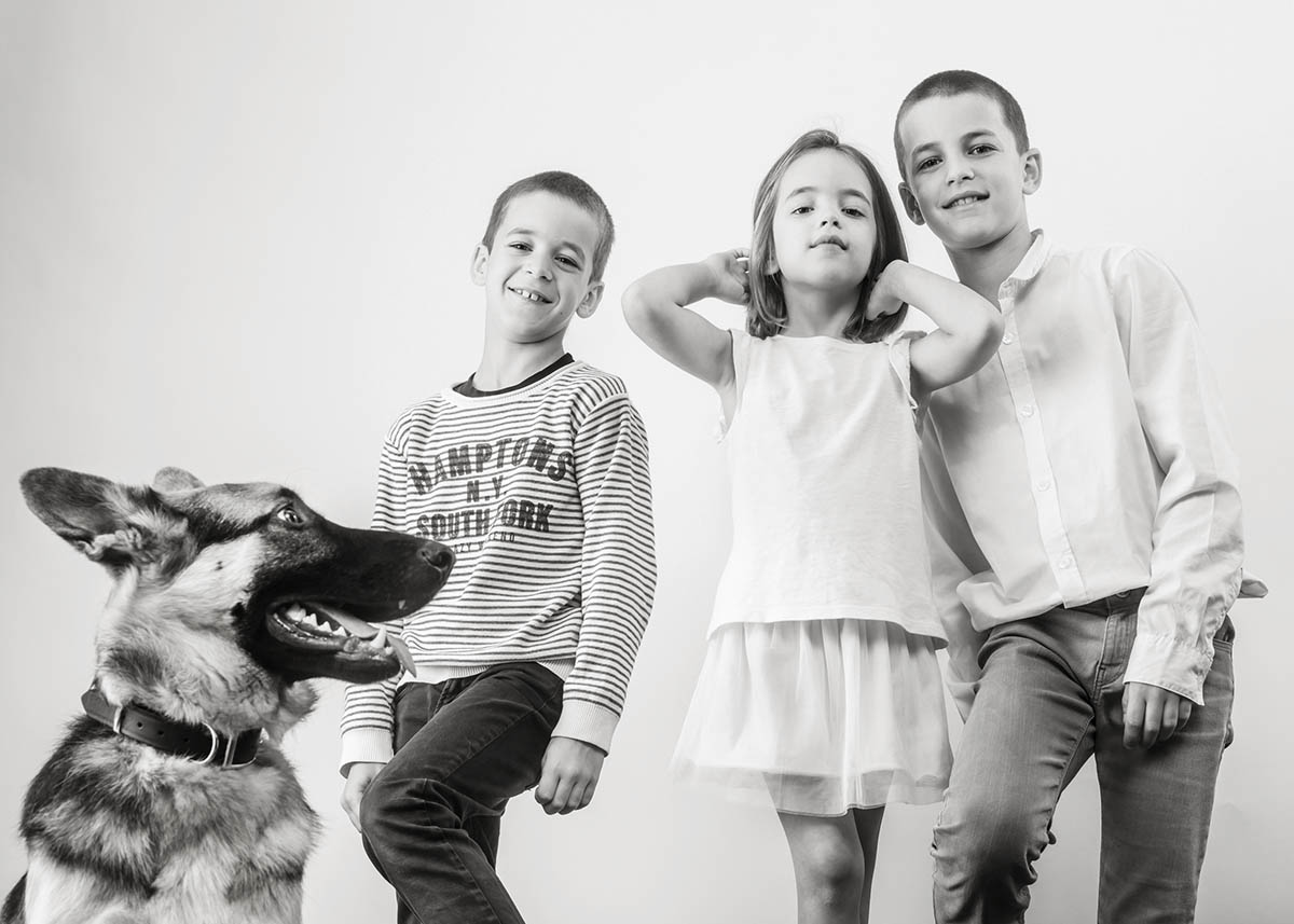 photographe famille chien luxembourg portrait de famille avec chien à luxembourg