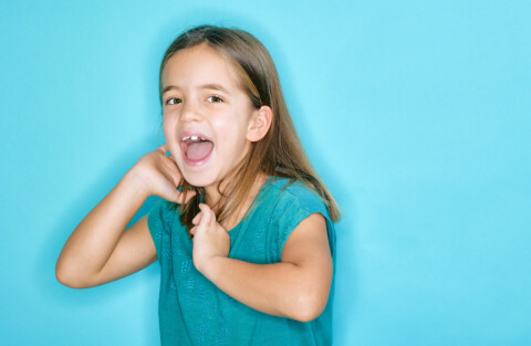 la petite fille qui sourit